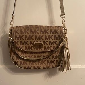 Michael Kors 3 in one crossbody!
